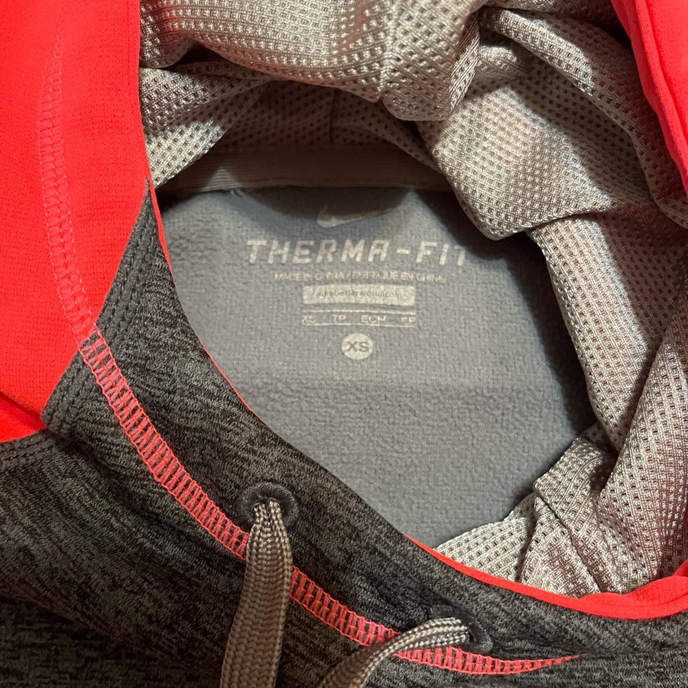 Nike therma fit hoodie - Picture 4 of 5